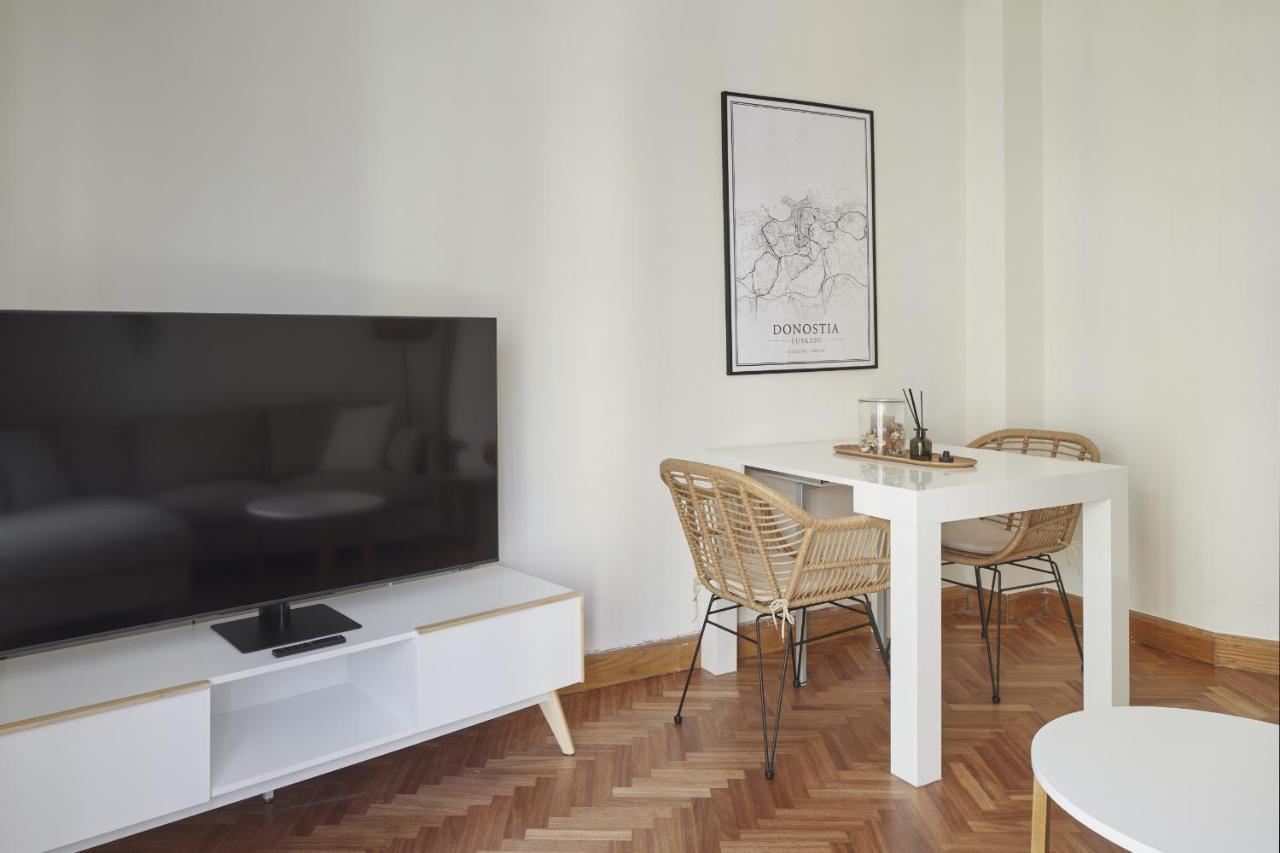 Apartment Always Easy I Cristina Enea *